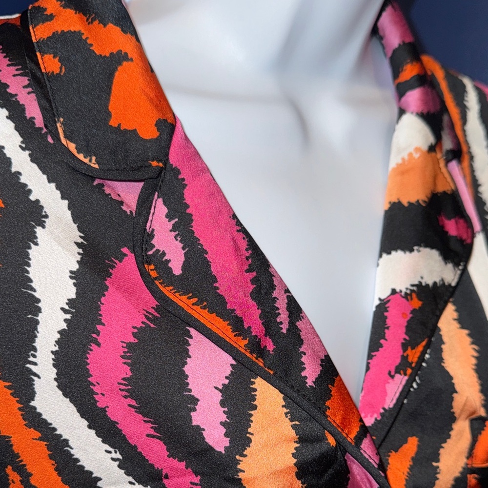 Diane Von Furstenberg- NWOT Satin Feel Zebra Print Blouse | Size Large - Picture 8 of 17
